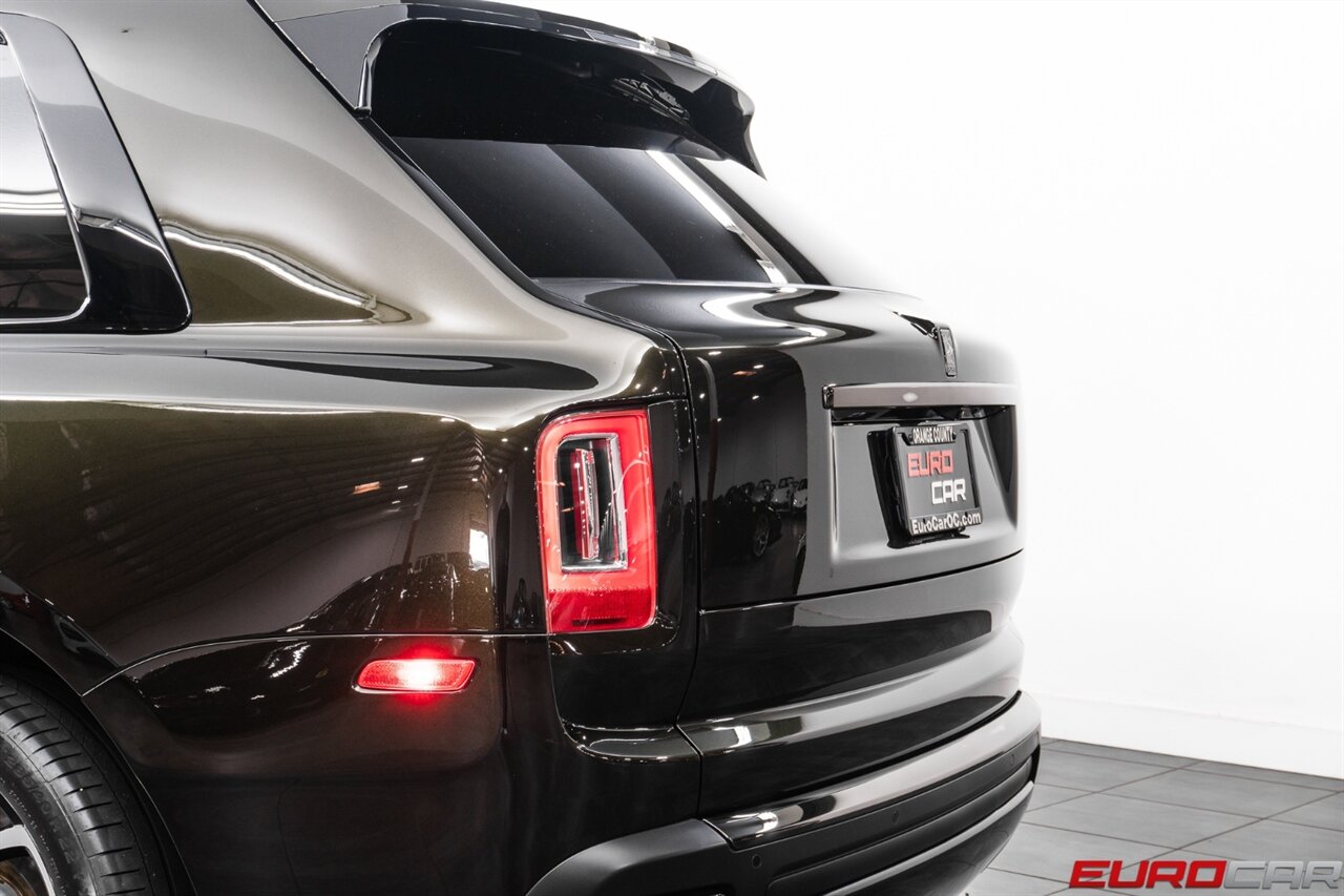 2023 Rolls-Royce Cullinan  *BESPOKE ONE-OFF BUILD * HIGHLY OPTIONED* - Photo 17 - Costa Mesa, CA 92626