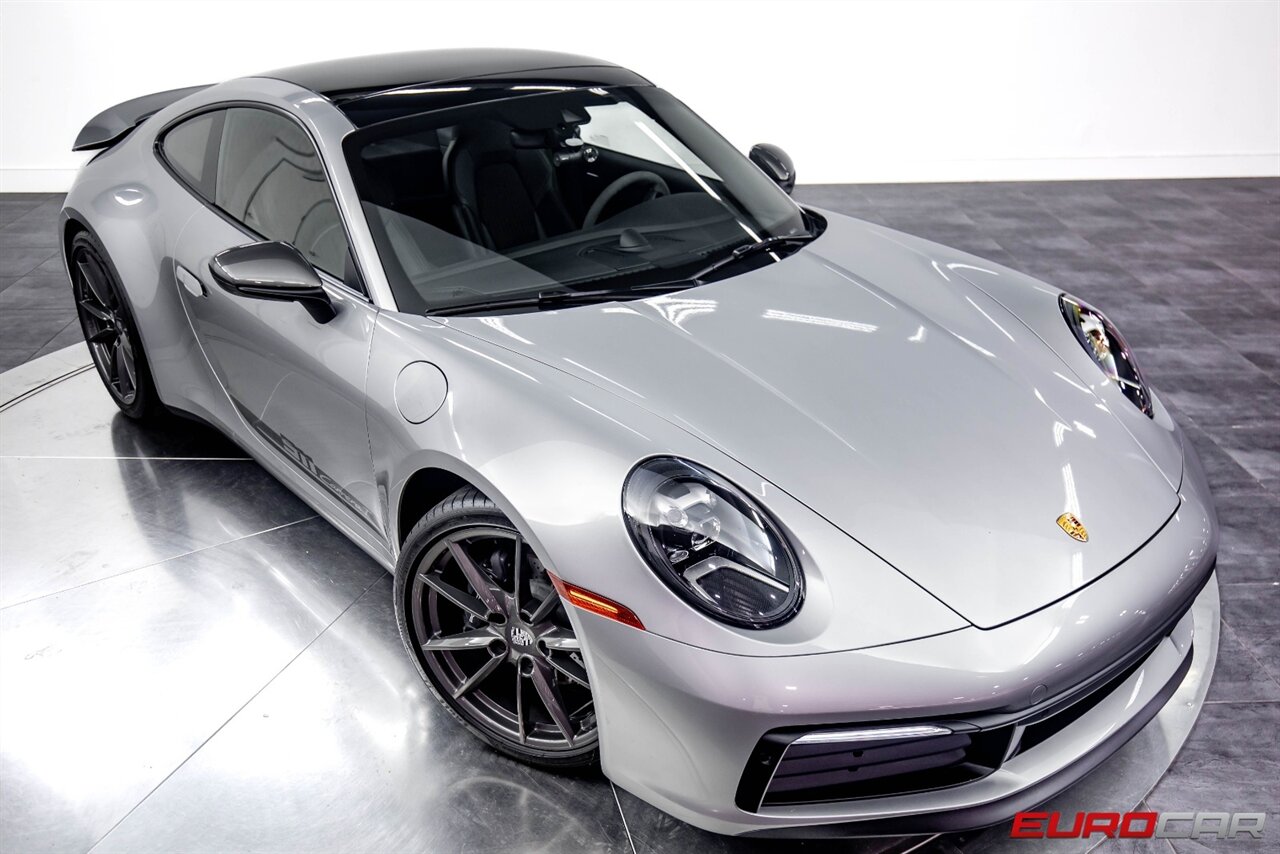 2024 Porsche 911 Carrera T  *MANUAL TRANSMISSION * 18 WAY SEATS * REAR AXLE STEERING* - Photo 33 - Costa Mesa, CA 92626