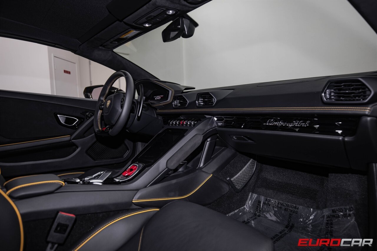 2021 Lamborghini Huracan EVO Spyder  *HIGH GLOSS STYLE PACKAGE * ONLY 1,000 PAMPERED MILES* - Photo 15 - Costa Mesa, CA 92626