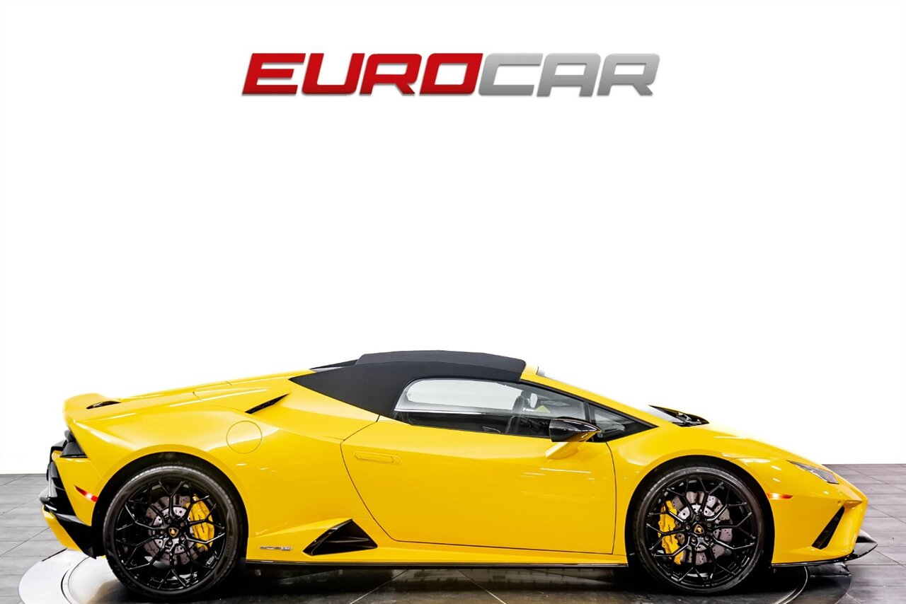 2021 Lamborghini Huracan EVO Spyder  HIGHLY OPTIONED!!! ONLY 1000 PAMPERED MILES - Photo 8 - Costa Mesa, CA 92626