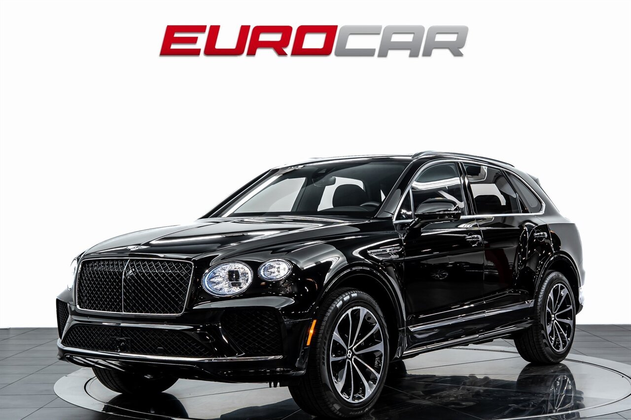 2024 Bentley Bentayga V8 *FRONT SEAT COMFORT SPEC * PANORAMIC SUNROOF*   - Photo 1 - Costa Mesa, CA 92626