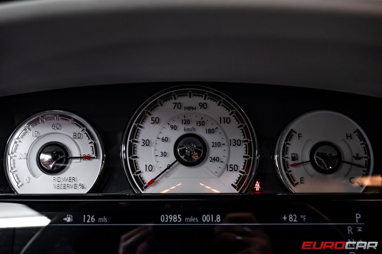 2019 Rolls-Royce Wraith  *TECHNICAL CARBON INTERIOR * STARLIGHT* - Photo 32 - Costa Mesa, CA 92626