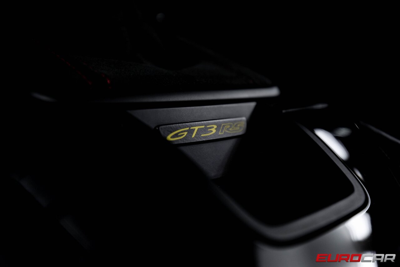 2023 Porsche 911 GT3 RS  *WEISSACH PACKAGE * CERAMIC BRAKES* - Photo 19 - Costa Mesa, CA 92626