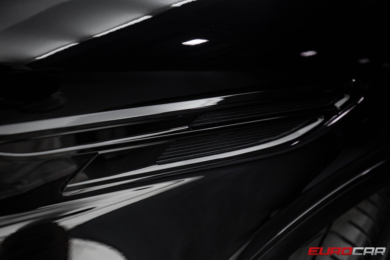 2023 Bentley Bentayga EWB V8  *LWB 4 SEAT CONFIGURATION * BLACKLINE SPEC * REAR ENTERTAINMENT* - Photo 35 - Costa Mesa, CA 92626