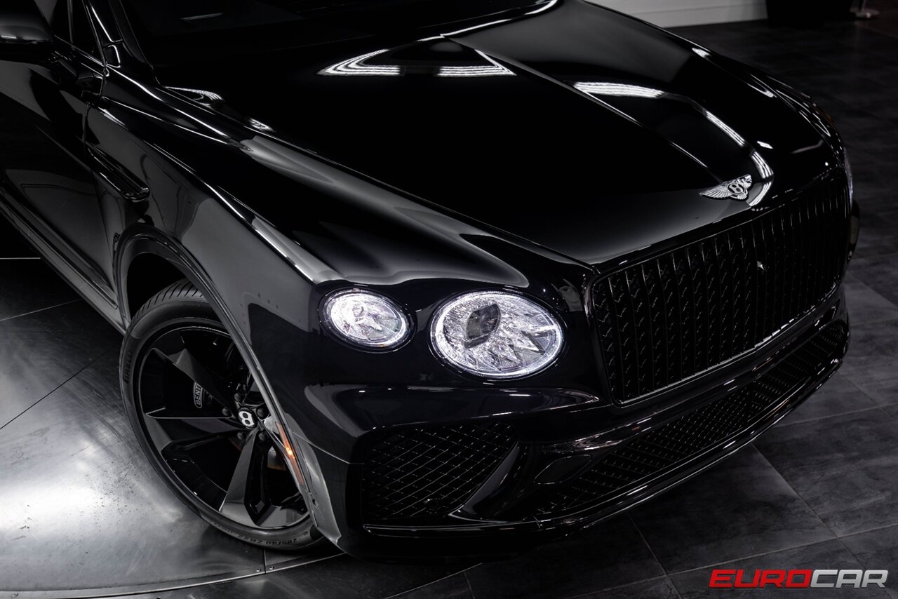 2023 Bentley Bentayga EWB V8  *LWB 4 SEAT CONFIGURATION * BLACKLINE SPEC * REAR ENTERTAINMENT* - Photo 38 - Costa Mesa, CA 92626
