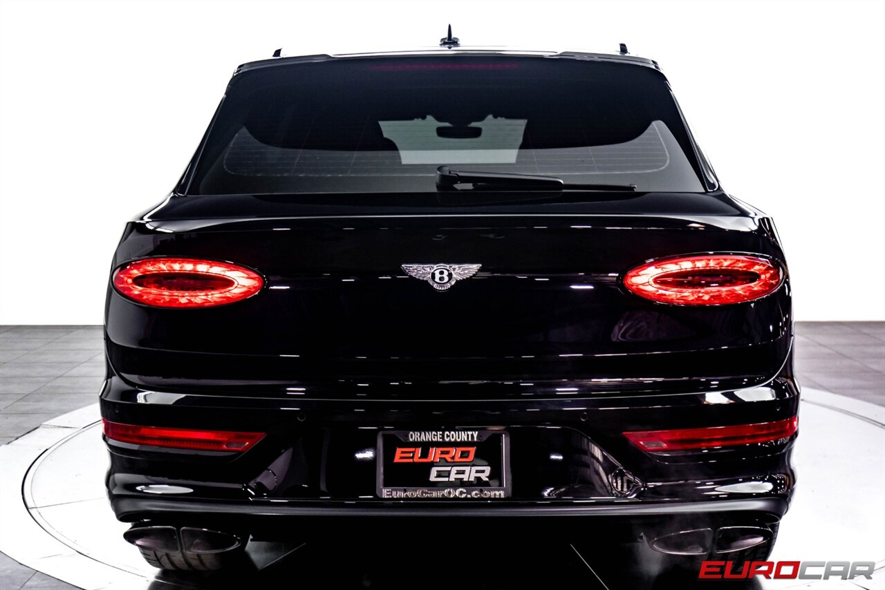 2023 Bentley Bentayga EWB V8  *LWB 4 SEAT CONFIGURATION * BLACKLINE SPEC * REAR ENTERTAINMENT* - Photo 29 - Costa Mesa, CA 92626