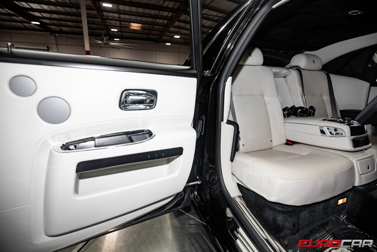 2012 Rolls-Royce Ghost  *IMMACULATE CONDITION * SERVICED* - Photo 16 - Costa Mesa, CA 92626