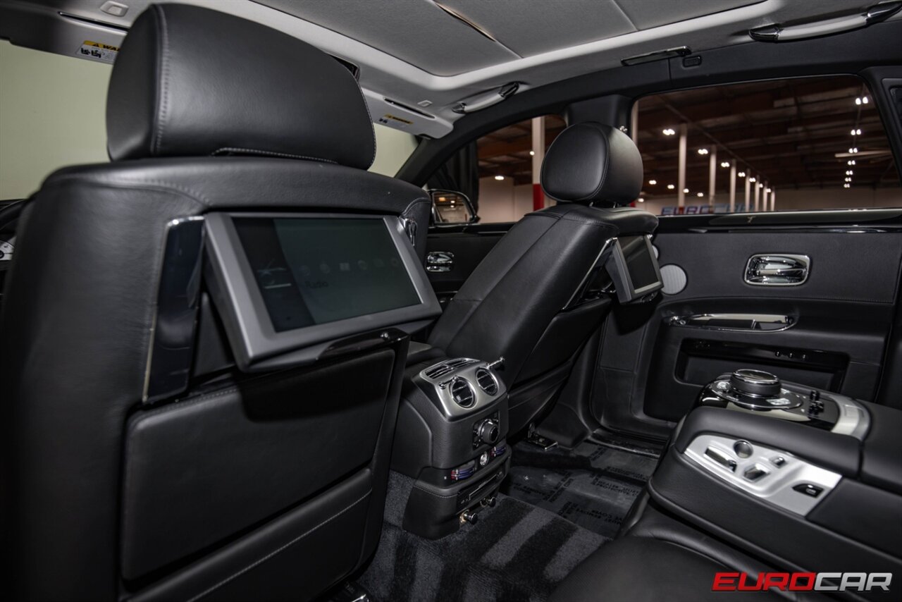2014 Rolls-Royce Ghost V SPEC  *RARE V-SPEC SERIES * *593 HP * IMMACULATE CONDITION* - Photo 15 - Costa Mesa, CA 92626