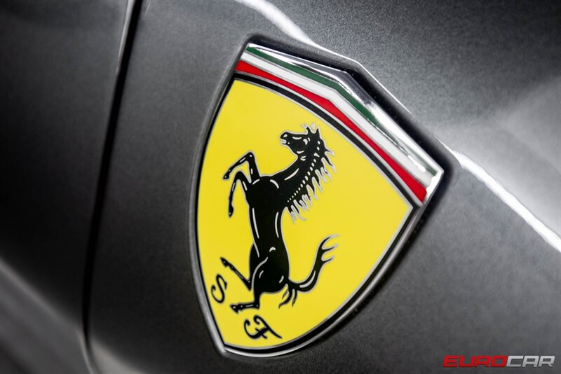 2022 Ferrari F8 photo