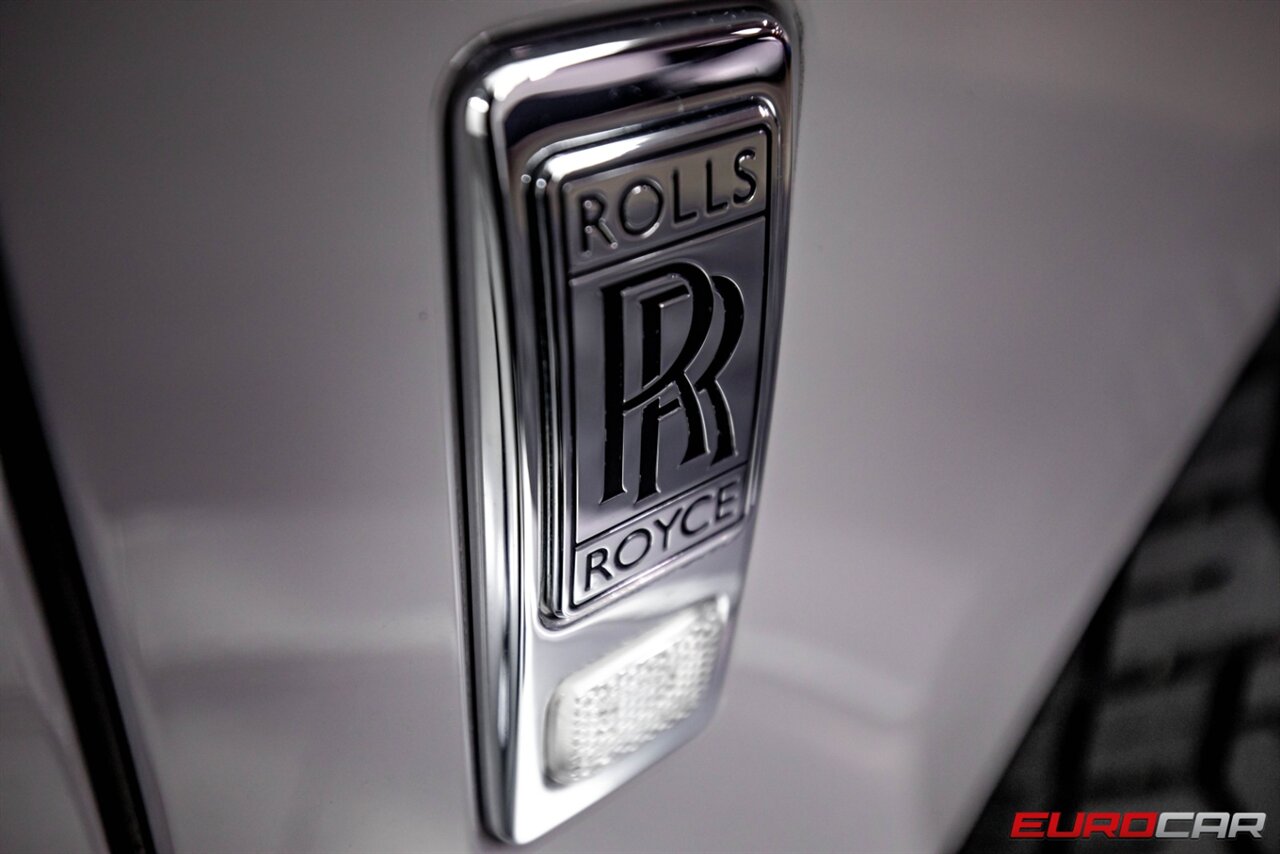 2022 Rolls-Royce Cullinan  *SHOOTING STAR HEADLINER * DARK EXTERIOR PACKAGE* - Photo 35 - Costa Mesa, CA 92626