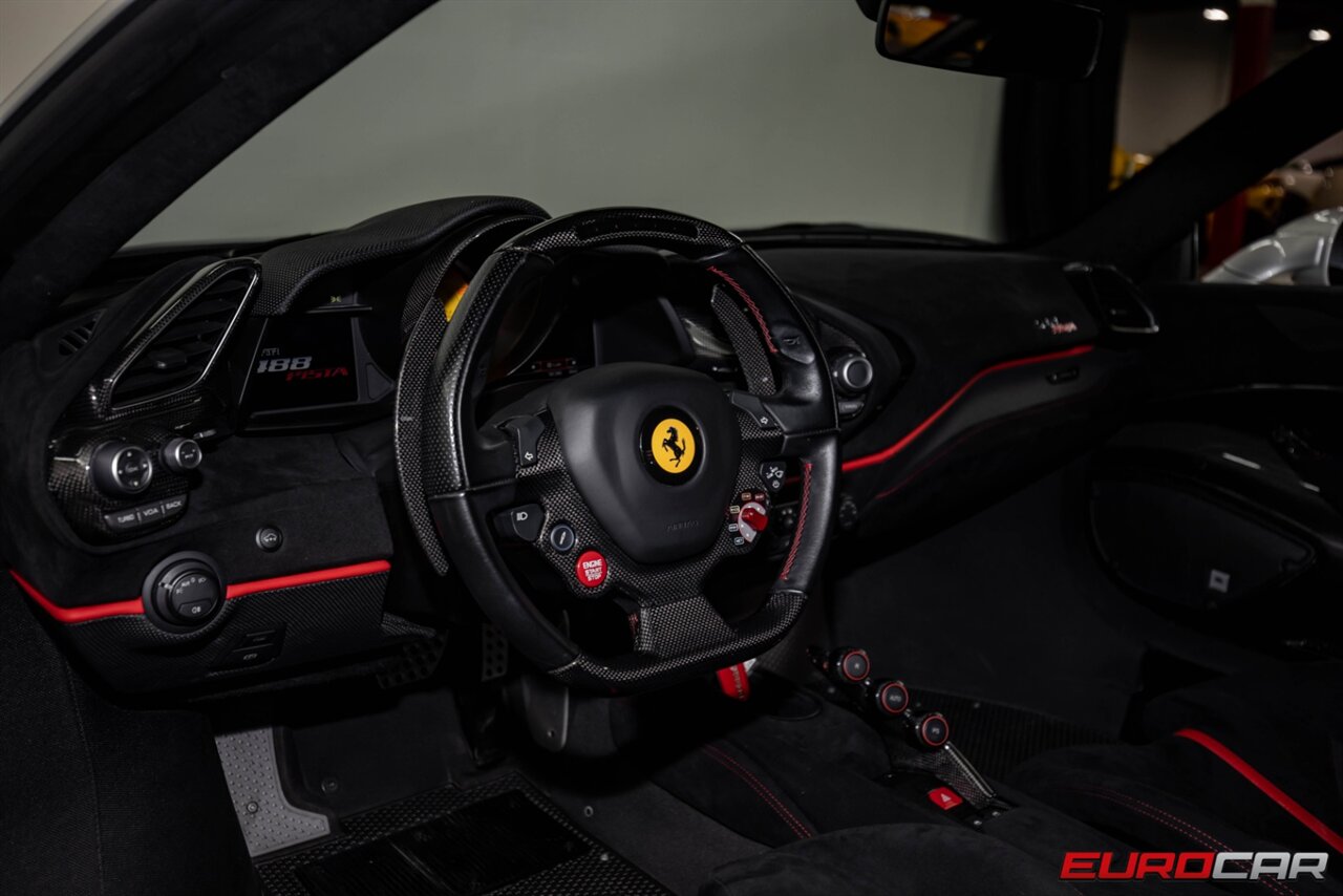 2020 Ferrari 488  *CARBON FIBER OPTIONS * STUNNING* - Photo 10 - Costa Mesa, CA 92626