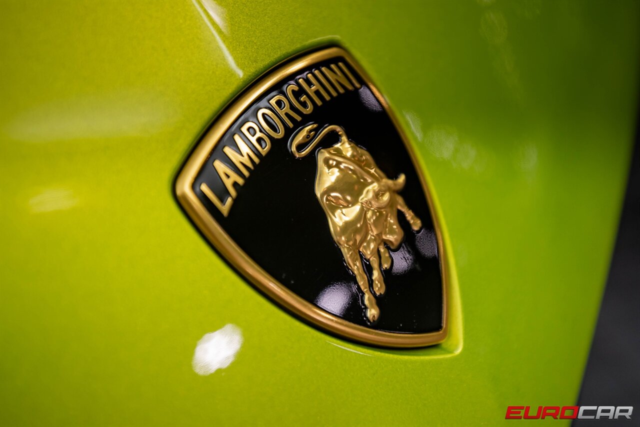 2023 Lamborghini Urus Performante  *BIG INTERIOR CARBON PACKAGE * ECLETTICA FACTORY PAINT* - Photo 29 - Costa Mesa, CA 92626