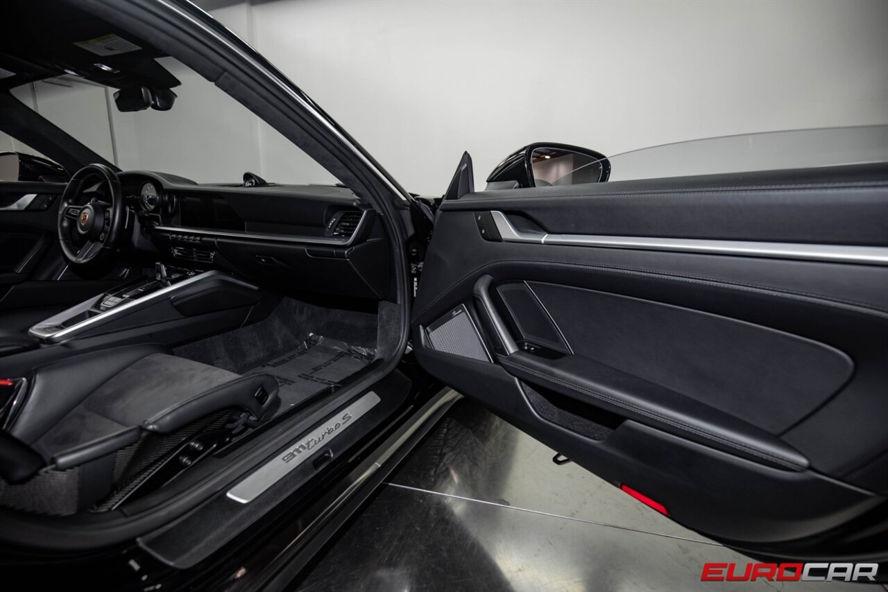 2022 Porsche 911 TURBO S  *LIGHTWEIGHT PACKAGE * CARBON BUCKET SEATS * LIFT SYSTEM* - Photo 12 - Costa Mesa, CA 92626