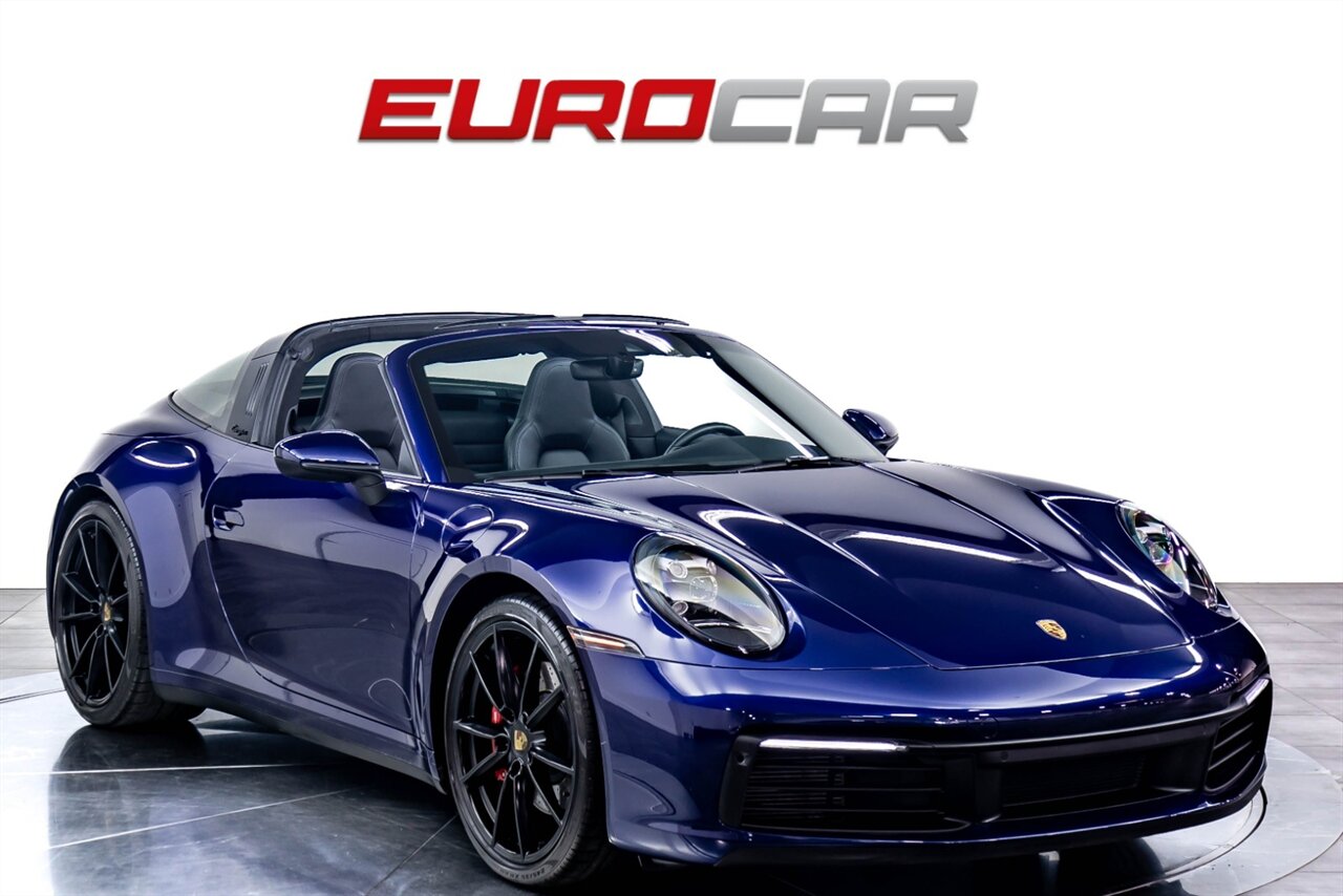 2021 Porsche 911 Targa 4S  *18-WAY SPORT SEATS * IMMACULATE CONDITION* - Photo 7 - Costa Mesa, CA 92626