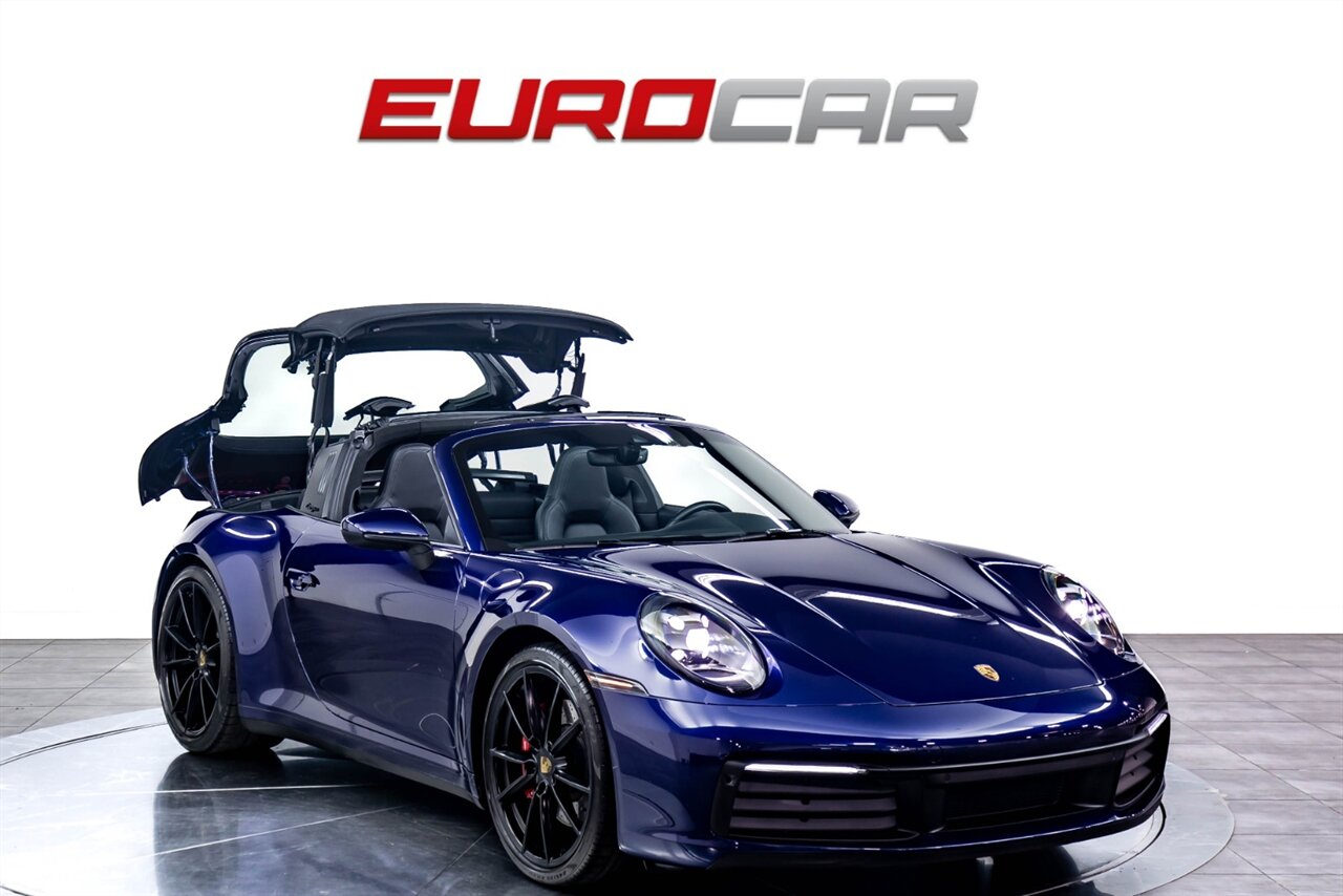 2021 Porsche 911 Targa 4S  *18-WAY SPORT SEATS * IMMACULATE CONDITION* - Photo 8 - Costa Mesa, CA 92626