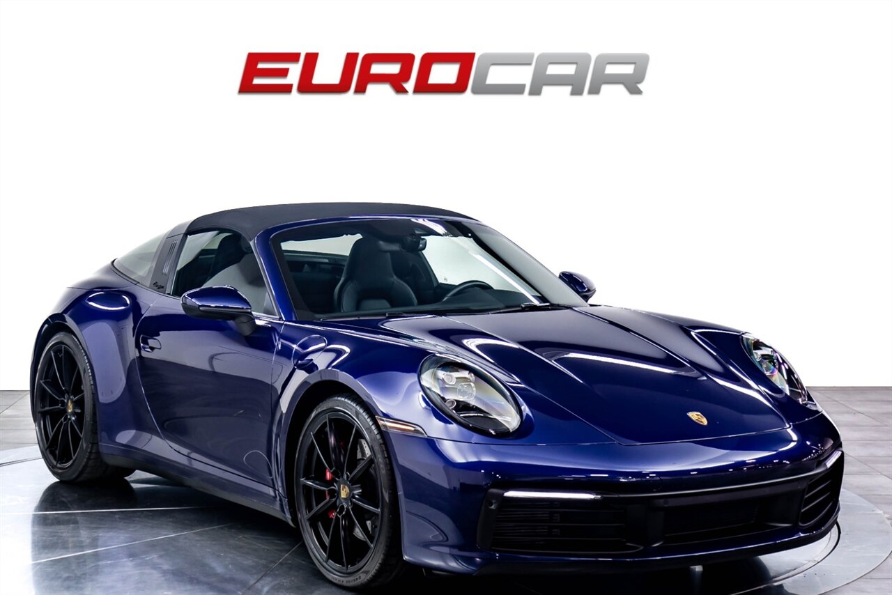 2021 Porsche 911 Targa 4S  *18-WAY SPORT SEATS * IMMACULATE CONDITION* - Photo 16 - Costa Mesa, CA 92626