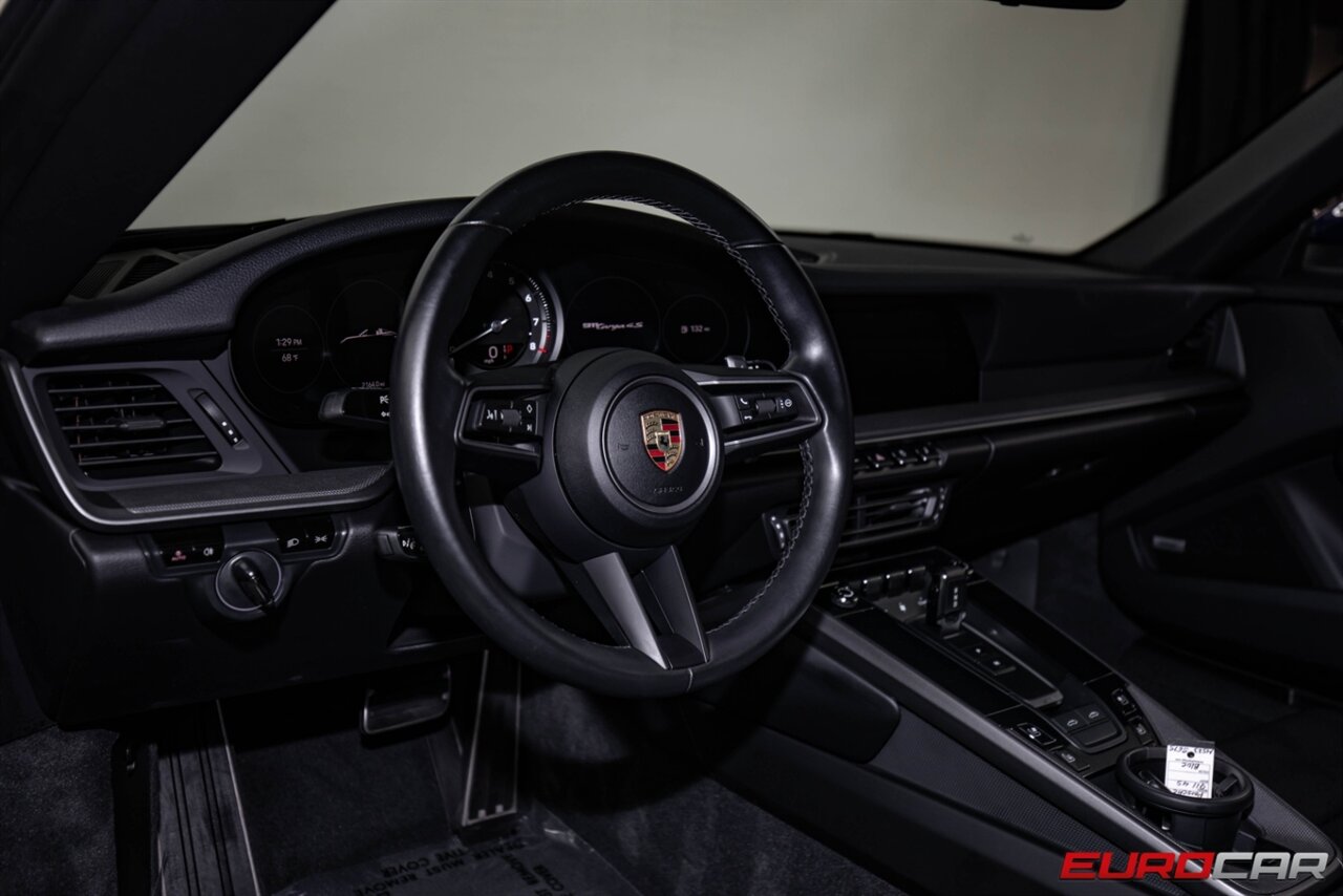 2021 Porsche 911 Targa 4S  *18-WAY SPORT SEATS * IMMACULATE CONDITION* - Photo 18 - Costa Mesa, CA 92626