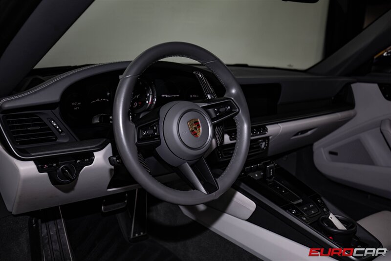 2021 Porsche 911 Carrera photo