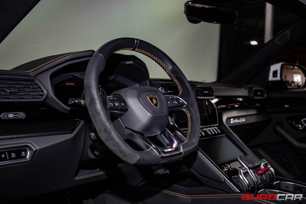 2021 Lamborghini Urus  *HIGH GLOSS STYLE PACKAGE * COMFORT SEAT PACKAGE* - Photo 10 - Costa Mesa, CA 92626