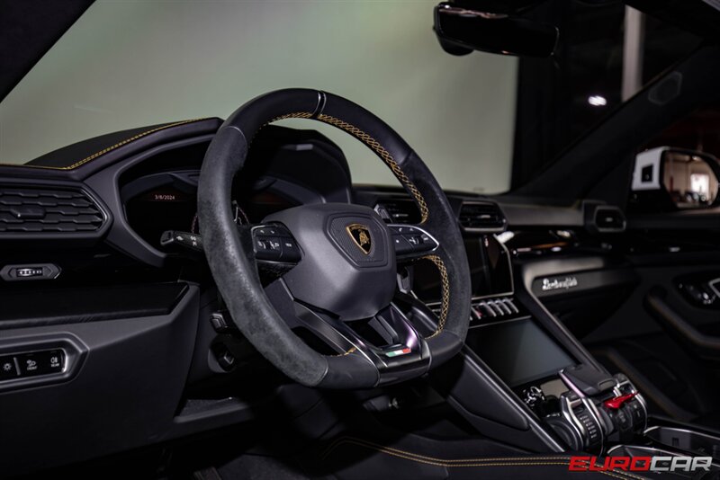 2021 Lamborghini Urus photo