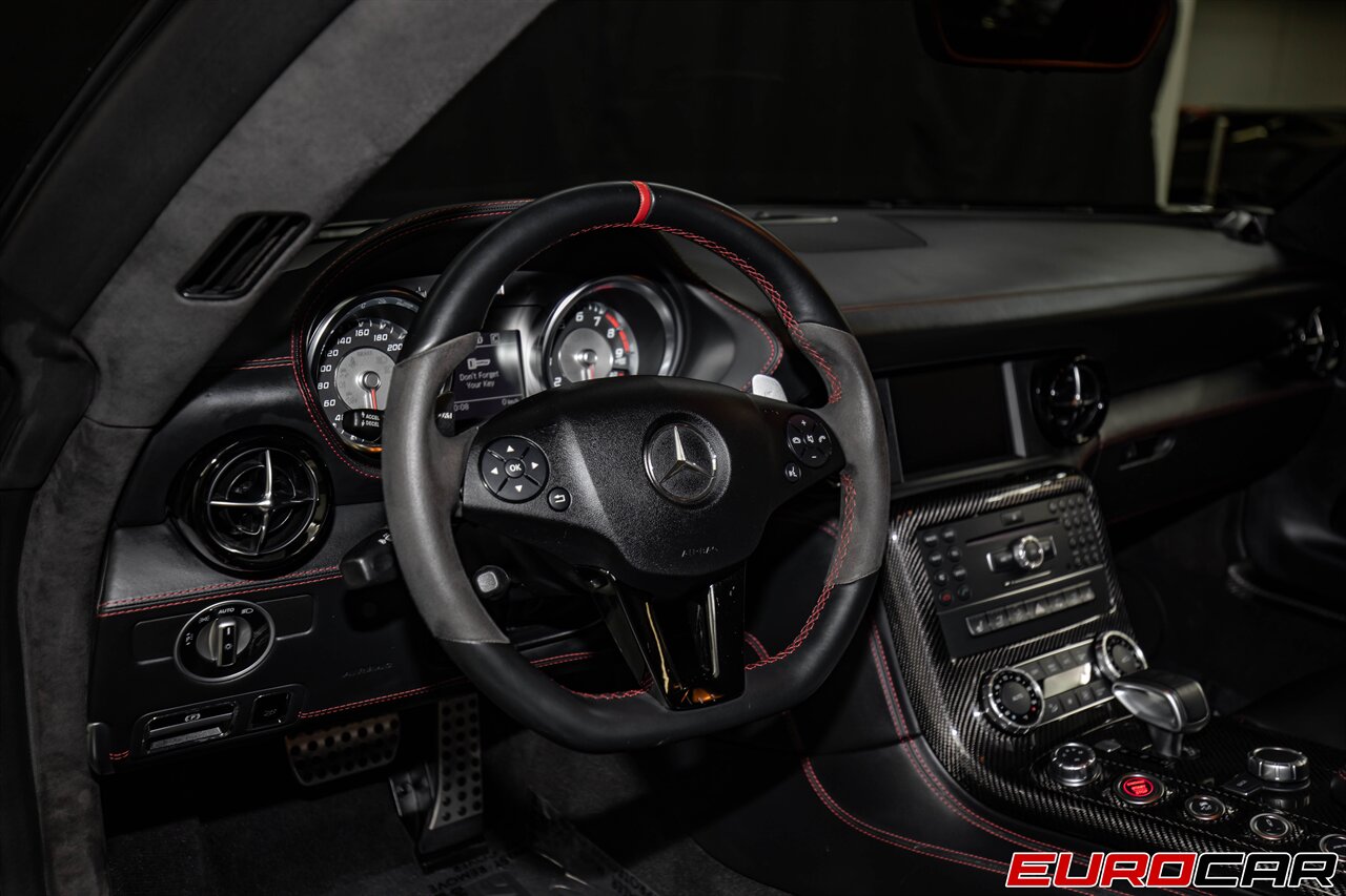 2013 Mercedes-Benz SLS AMG GT  *CARBON FIBER TRIM * IMMACULATE* - Photo 19 - Costa Mesa, CA 92626
