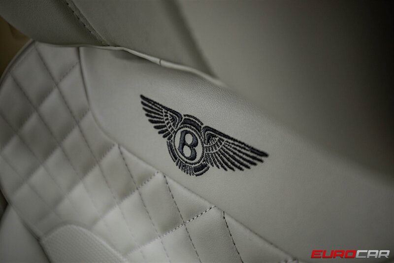 2018 Bentley Bentayga W12 Signature Editio photo