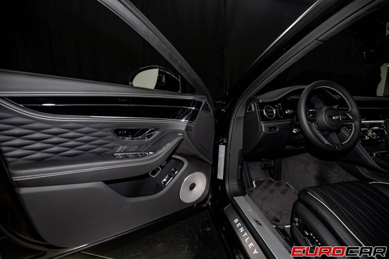 2023 Bentley Flying Spur S V8 photo