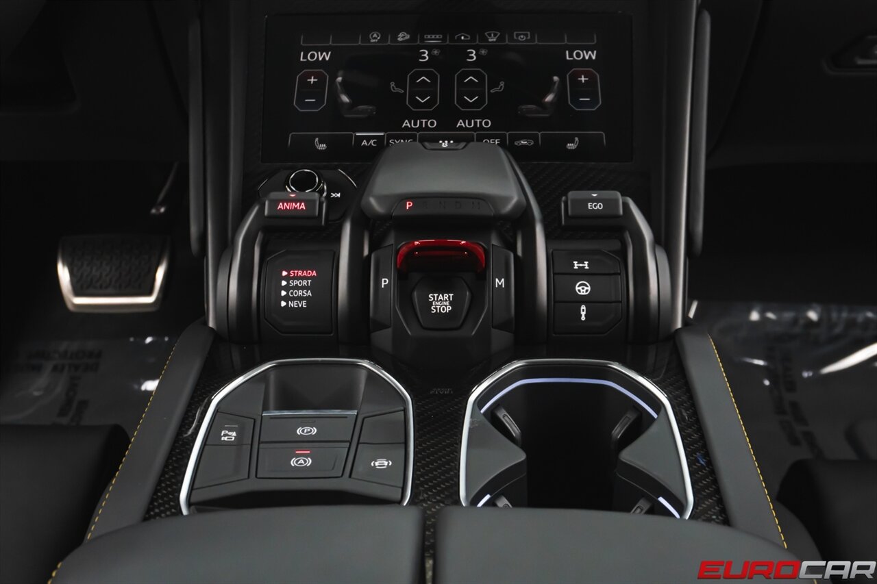 2023 Lamborghini Urus S  *CARBON FIBER INTERIOR * BODY COLOR STYLING PACKAGE* - Photo 26 - Costa Mesa, CA 92626