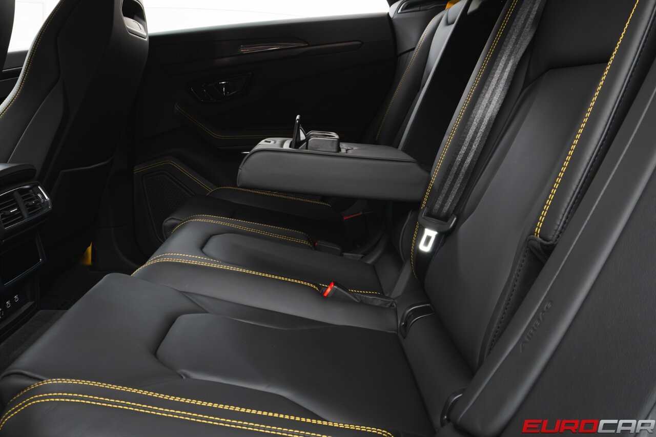 2023 Lamborghini Urus S  *CARBON FIBER INTERIOR * BODY COLOR STYLING PACKAGE* - Photo 20 - Costa Mesa, CA 92626