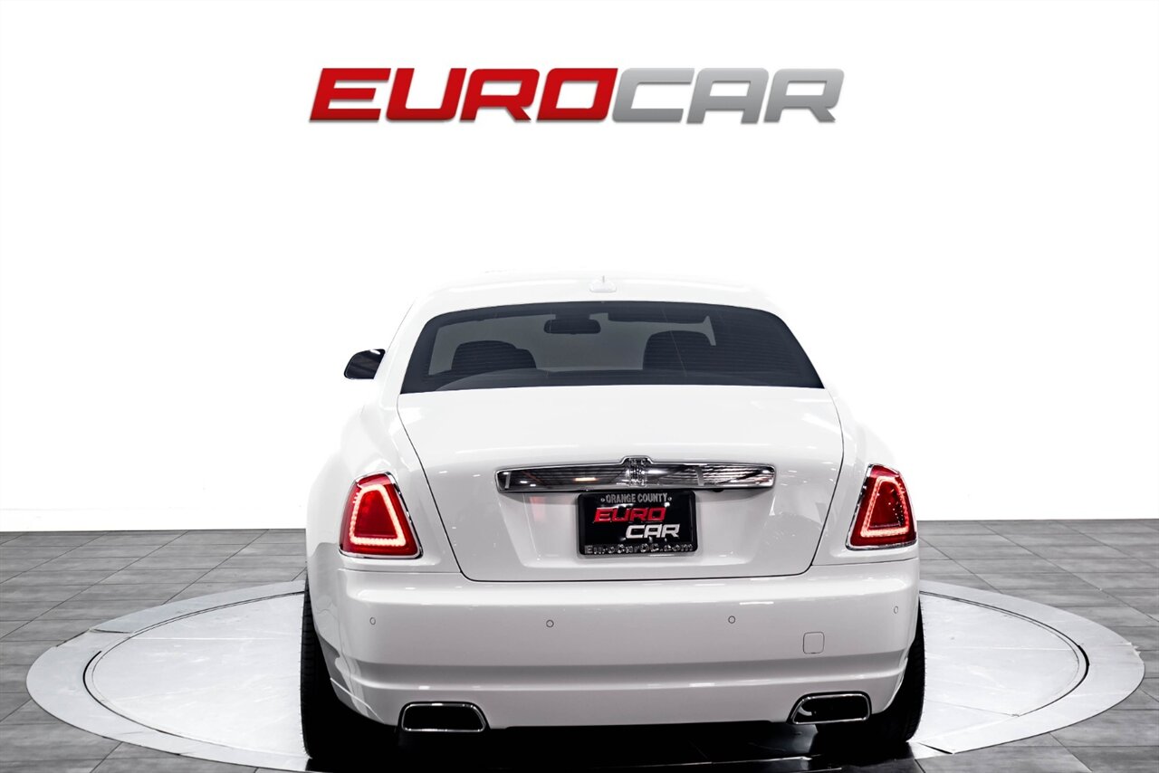 2012 Rolls-Royce Ghost EWB  *EXTENDED WHEELBASE * REAR ENTERTAINMENT* - Photo 4 - Costa Mesa, CA 92626