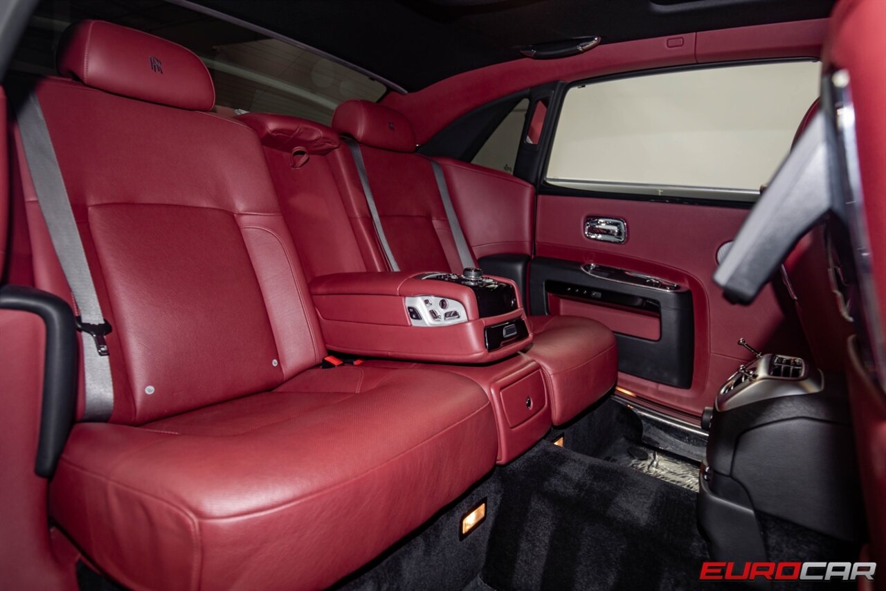 2012 Rolls-Royce Ghost EWB  *EXTENDED WHEELBASE * REAR ENTERTAINMENT* - Photo 19 - Costa Mesa, CA 92626