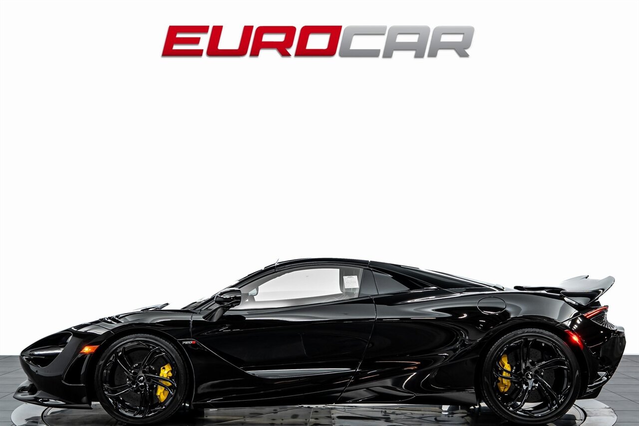 2024 McLaren 750S Spider *PERFORMANCE INTERIOR * CARBON FIBER SENNA SEATS*  *PERFORMANCE INTERIOR PACKAGE * CARBON FIBER SENNA BUCKET SEATS* - Photo 3 - Costa Mesa, CA 92626