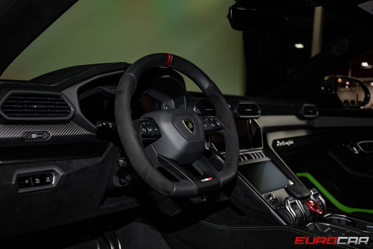 2023 Lamborghini Urus Performante  *FULL EXTERIOR CARBON PACKAGE * CARBON INTERIOR* - Photo 10 - Costa Mesa, CA 92626