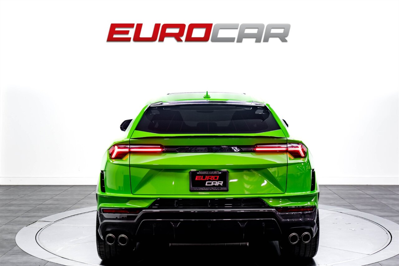 2023 Lamborghini Urus Performante  *FULL EXTERIOR CARBON PACKAGE * CARBON INTERIOR* - Photo 4 - Costa Mesa, CA 92626
