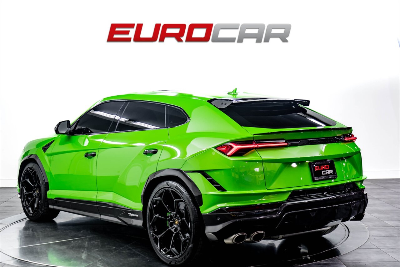 2023 Lamborghini Urus Performante  *FULL EXTERIOR CARBON PACKAGE * CARBON INTERIOR* - Photo 3 - Costa Mesa, CA 92626