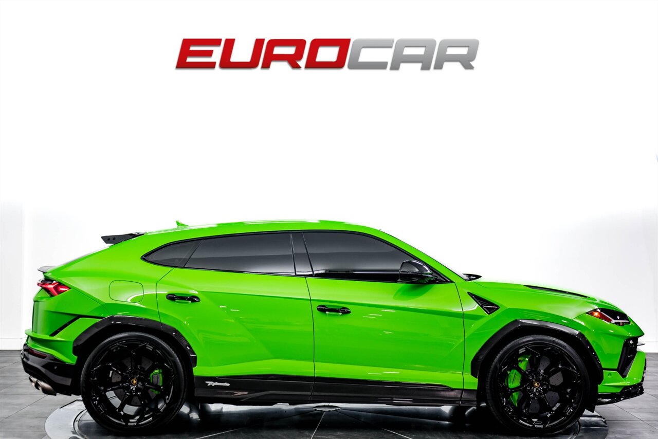 2023 Lamborghini Urus Performante  *FULL EXTERIOR CARBON PACKAGE * CARBON INTERIOR* - Photo 6 - Costa Mesa, CA 92626