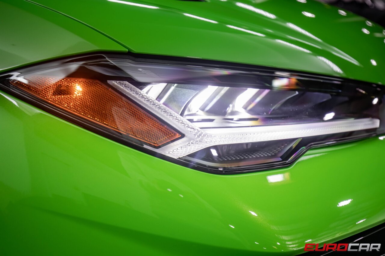 2023 Lamborghini Urus Performante  *FULL EXTERIOR CARBON PACKAGE * CARBON INTERIOR* - Photo 32 - Costa Mesa, CA 92626