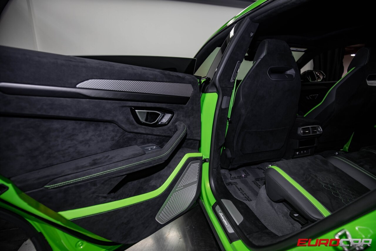 2023 Lamborghini Urus Performante  *FULL EXTERIOR CARBON PACKAGE * CARBON INTERIOR* - Photo 15 - Costa Mesa, CA 92626