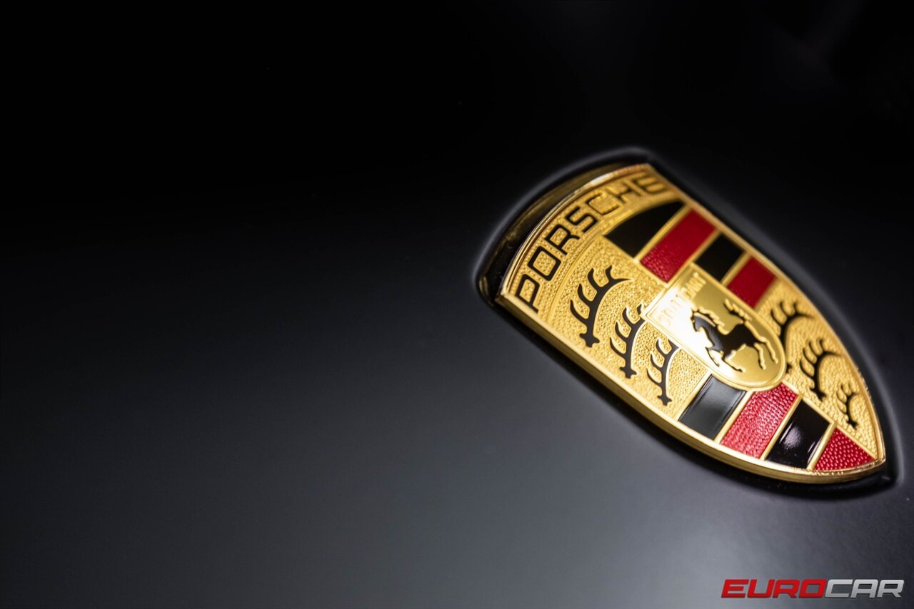 2022 Porsche 911 GT3  *FRONT AXLE LIFT * CERAMIC BRAKES * CARBON INTERIOR* - Photo 28 - Costa Mesa, CA 92626