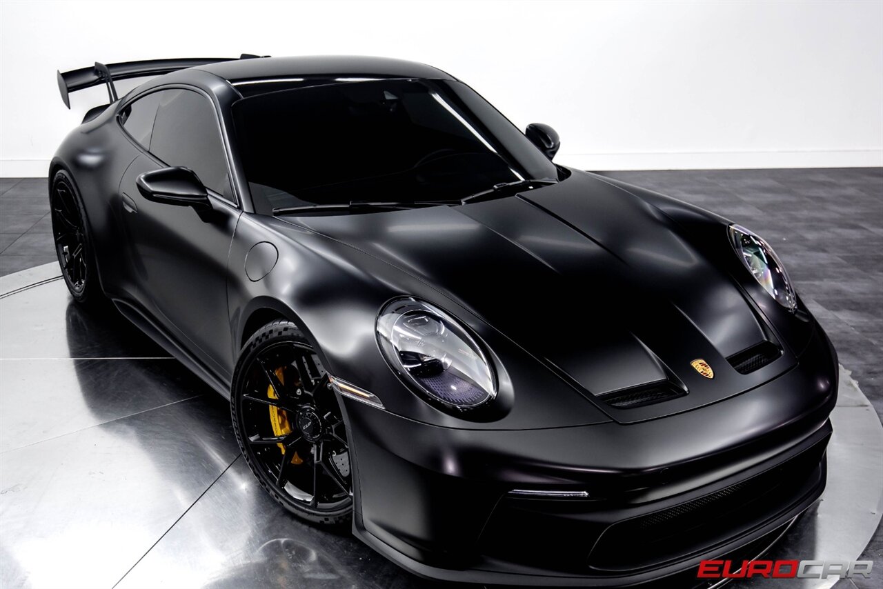 2022 Porsche 911 GT3  *FRONT AXLE LIFT * CERAMIC BRAKES * CARBON INTERIOR* - Photo 31 - Costa Mesa, CA 92626