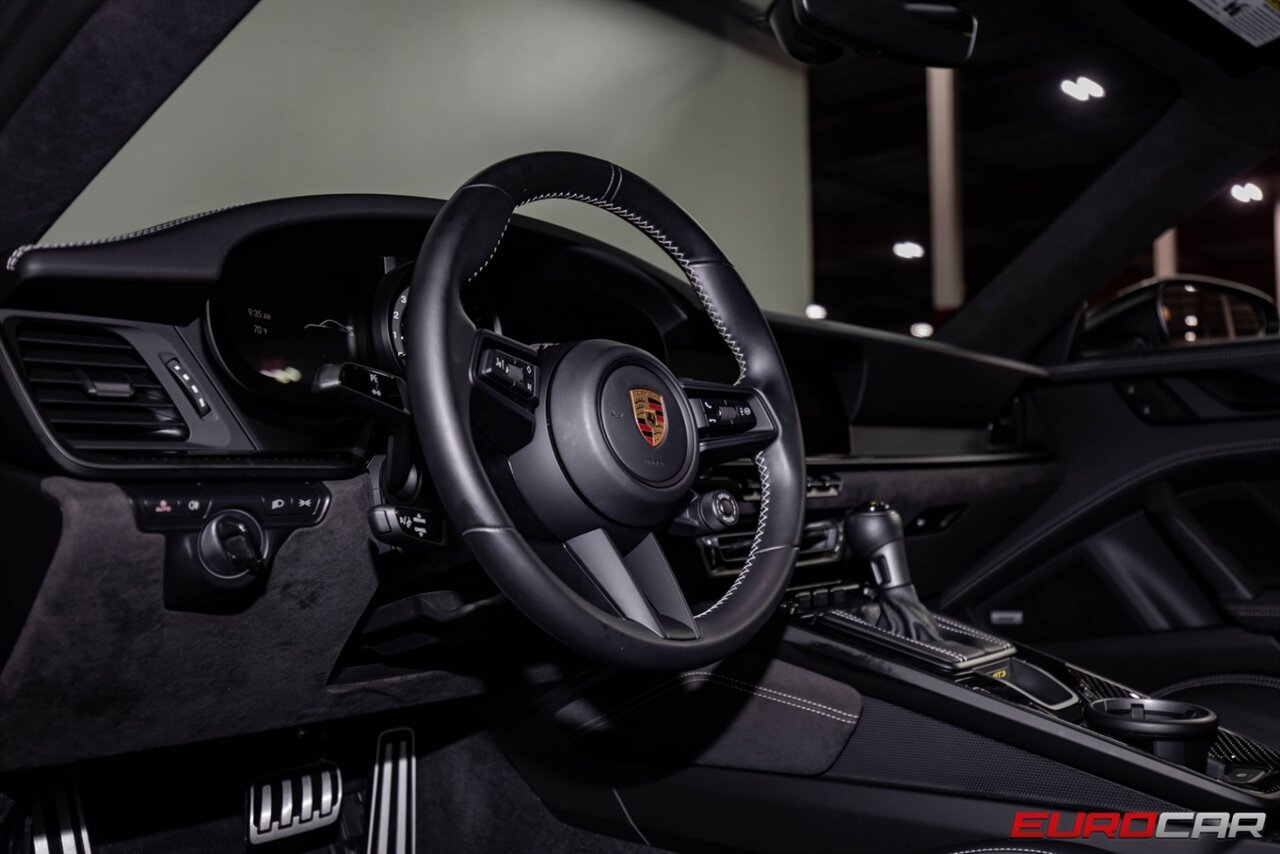 2022 Porsche 911 GT3  *FRONT AXLE LIFT * CERAMIC BRAKES * CARBON INTERIOR* - Photo 10 - Costa Mesa, CA 92626