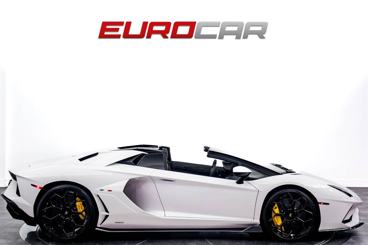 2022 Lamborghini Aventador LP 780-4 Ultimae  *COLLECTOR CAR * ONLY 84 MILES * HUGE CARBON OPTIIONS* - Photo 6 - Costa Mesa, CA 92626