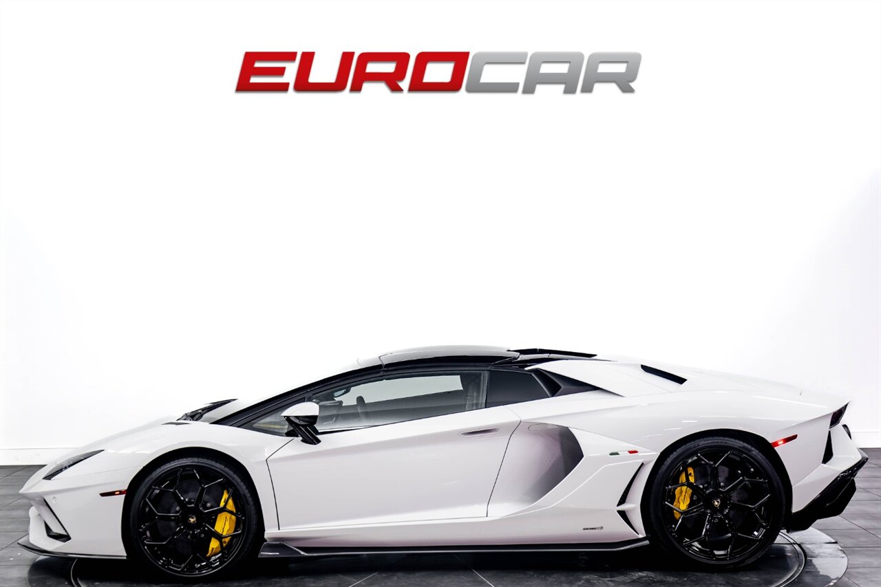 2022 Lamborghini Aventador LP 780-4 Ultimae  *COLLECTOR CAR * ONLY 84 MILES * HUGE CARBON OPTIIONS* - Photo 10 - Costa Mesa, CA 92626