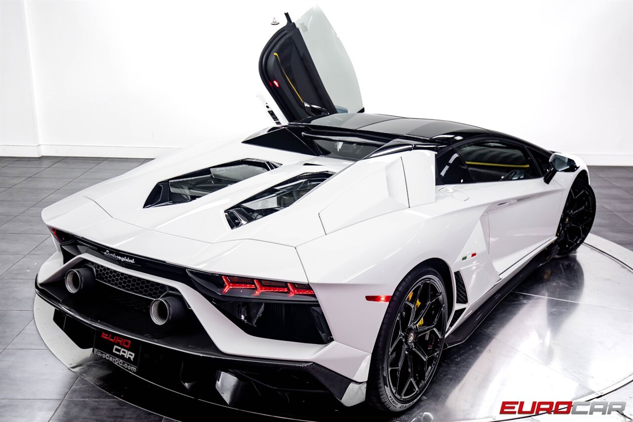 2022 Lamborghini Aventador LP 780-4 Ultimae  *COLLECTOR CAR * ONLY 84 MILES * HUGE CARBON OPTIIONS* - Photo 26 - Costa Mesa, CA 92626