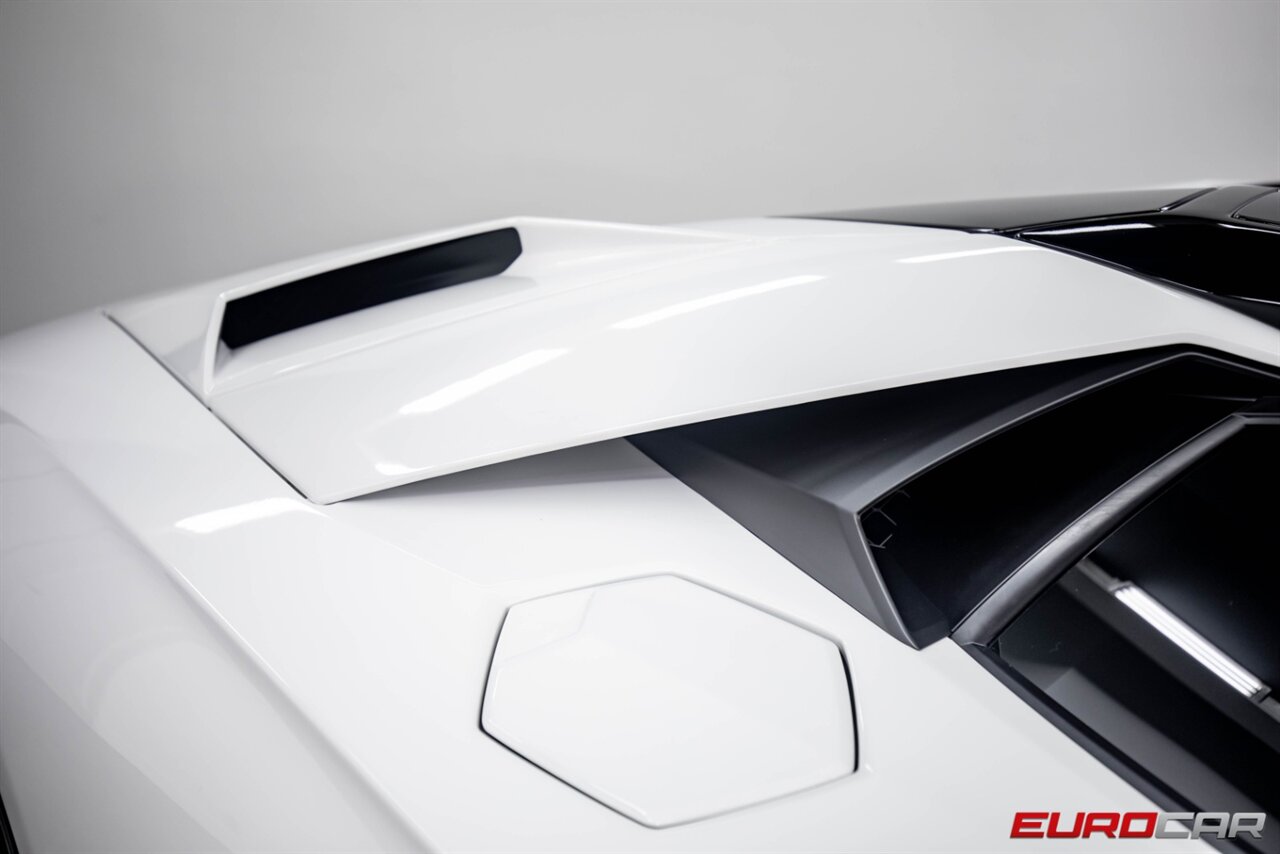 2022 Lamborghini Aventador LP 780-4 Ultimae  *COLLECTOR CAR * ONLY 84 MILES * HUGE CARBON OPTIIONS* - Photo 27 - Costa Mesa, CA 92626