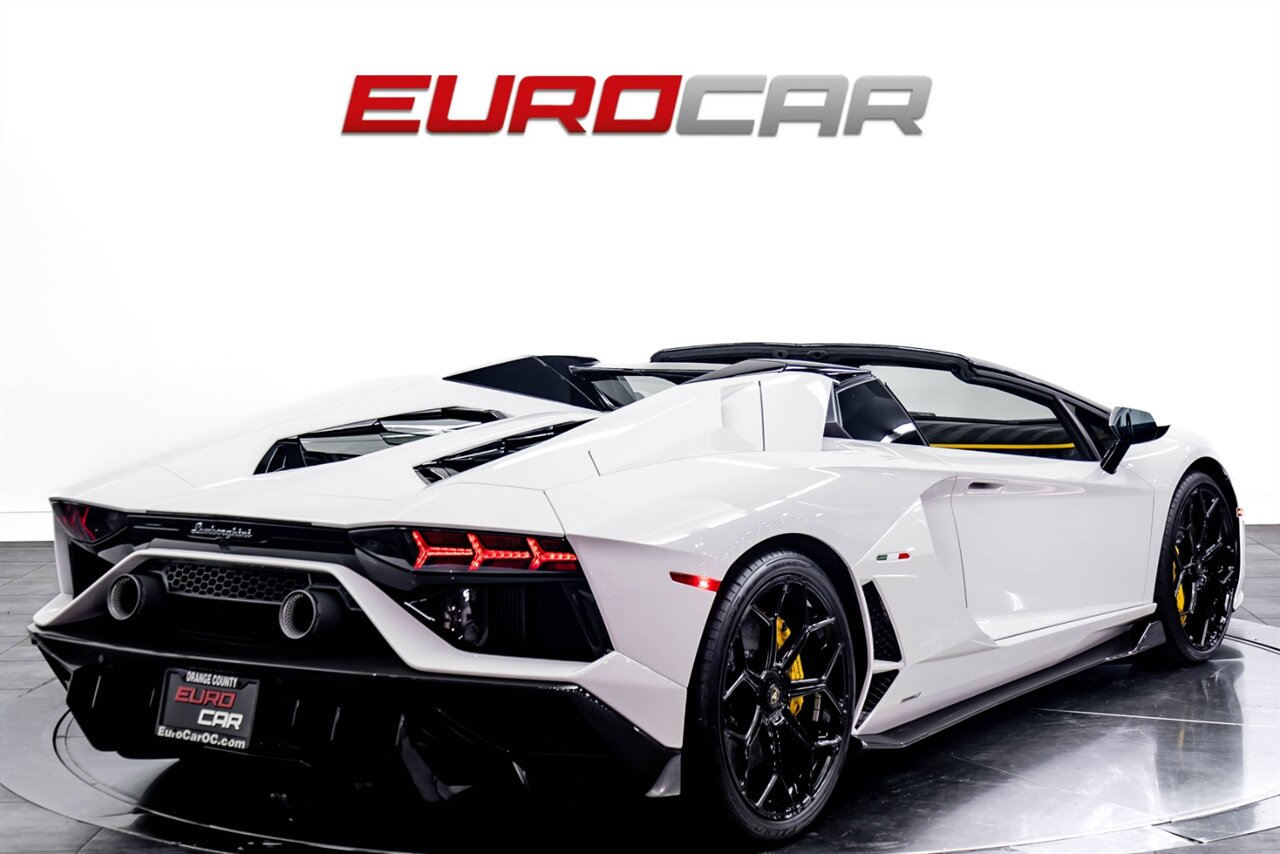 2022 Lamborghini Aventador LP 780-4 Ultimae  *COLLECTOR CAR * ONLY 84 MILES * HUGE CARBON OPTIIONS* - Photo 5 - Costa Mesa, CA 92626