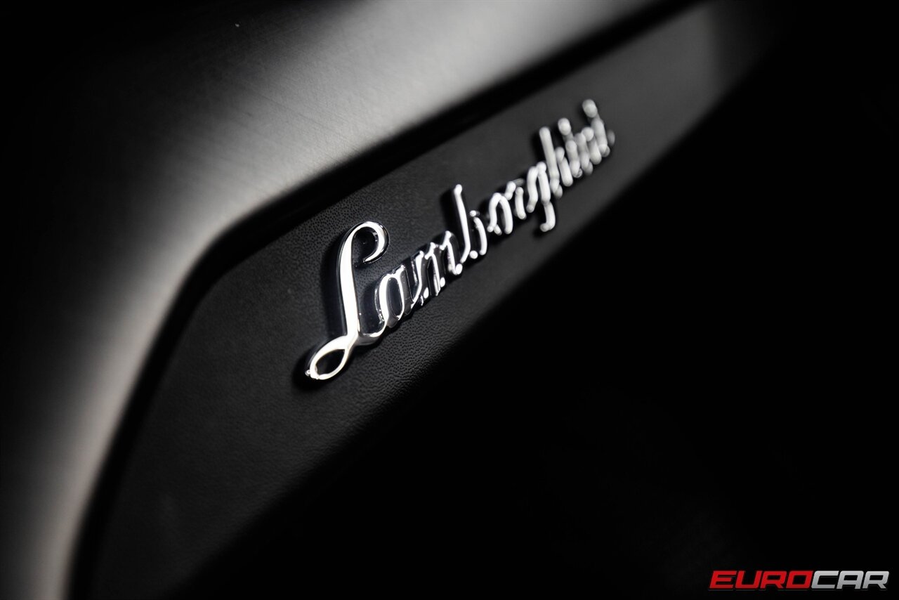2022 Lamborghini Urus  *HIGH GLOSS STYLE PACKAGE * NICELY OPTIONS* - Photo 19 - Costa Mesa, CA 92626