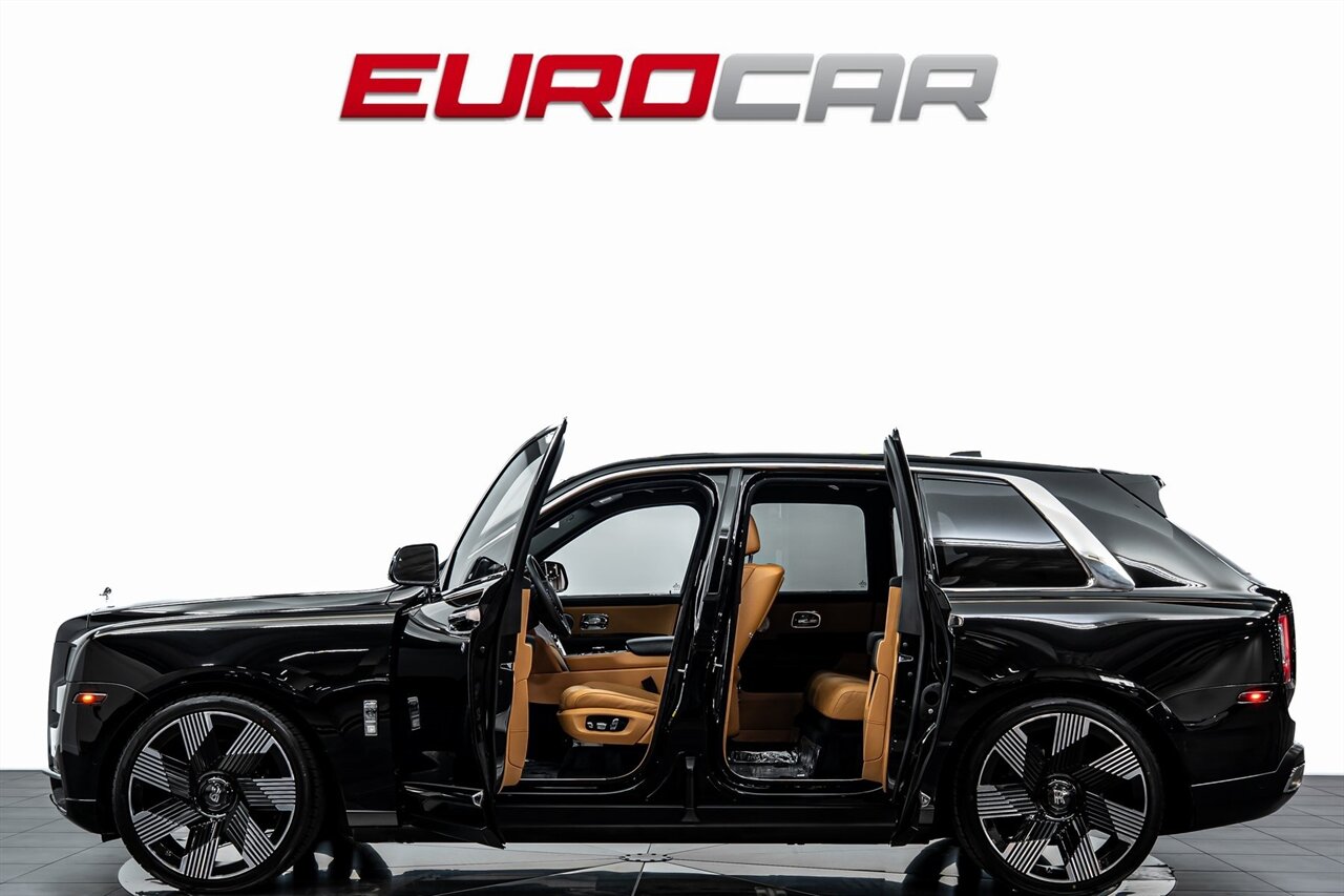 2020 Rolls-Royce Cullinan *STARLIGHT HEADLINER * REAR THEATER CONFIGURATION*   - Photo 3 - Costa Mesa, CA 92626
