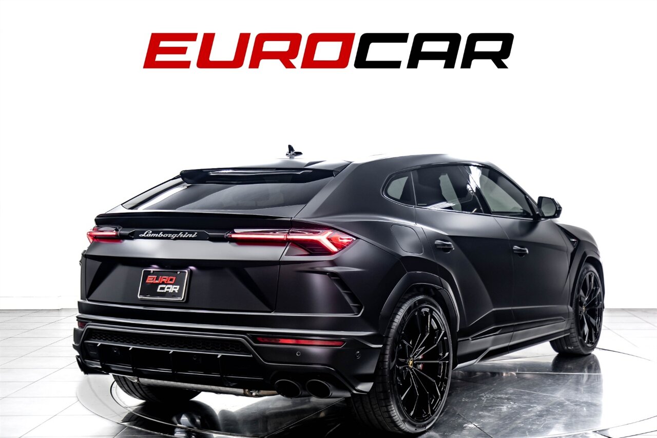 2022 Lamborghini Urus  *MATTE WRAP * 23 " WHEELS * STYLE PACKAGE* - Photo 5 - Costa Mesa, CA 92626