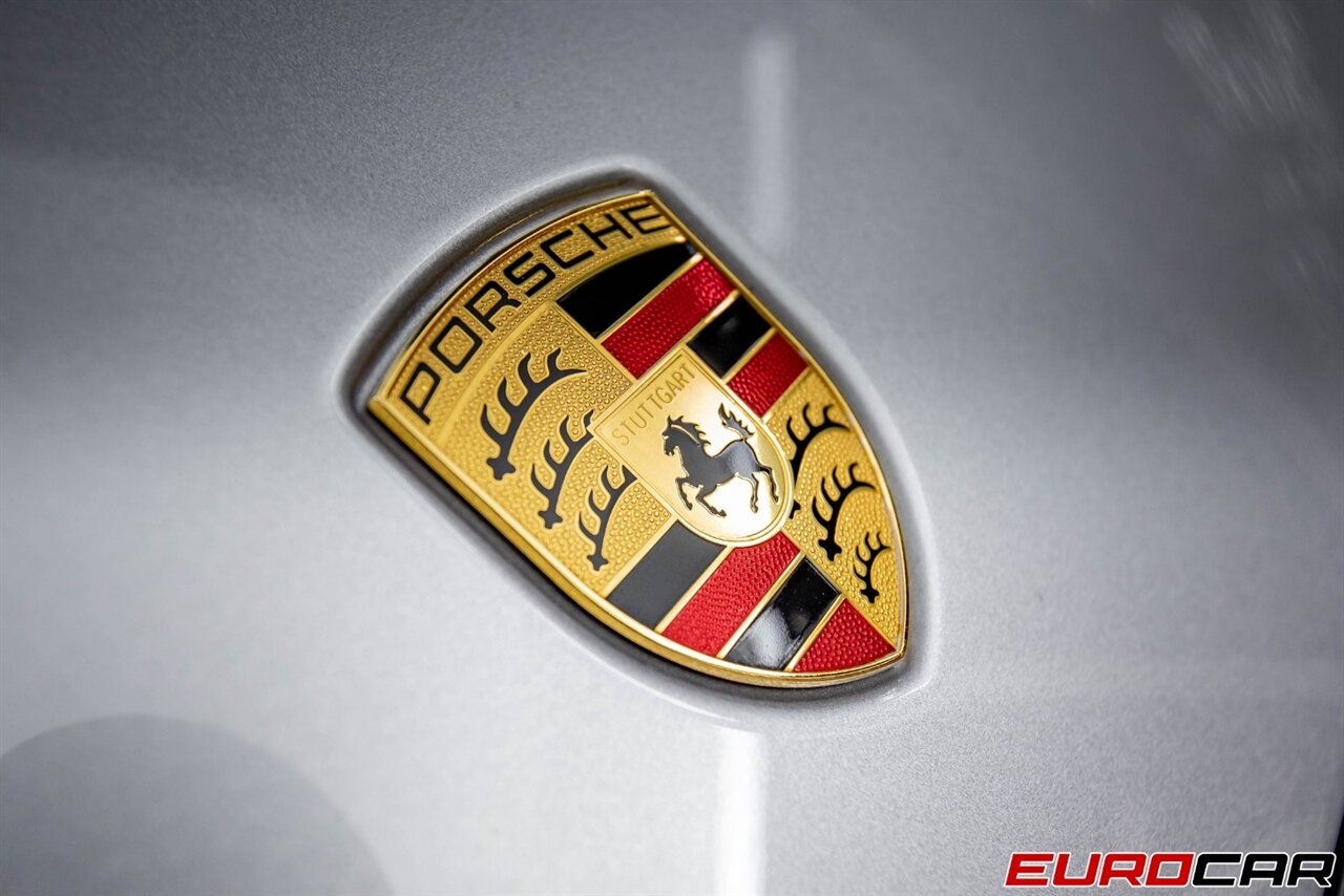 2021 Porsche 911 Turbo S  *911 TURBO SPORTDESIGN PACKAGE * SPORT EXHAUST * LIFT SYSTEM* - Photo 40 - Costa Mesa, CA 92626